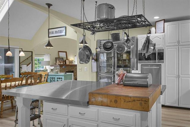 1425 E County Road H Highway, Liberty, MO 64068