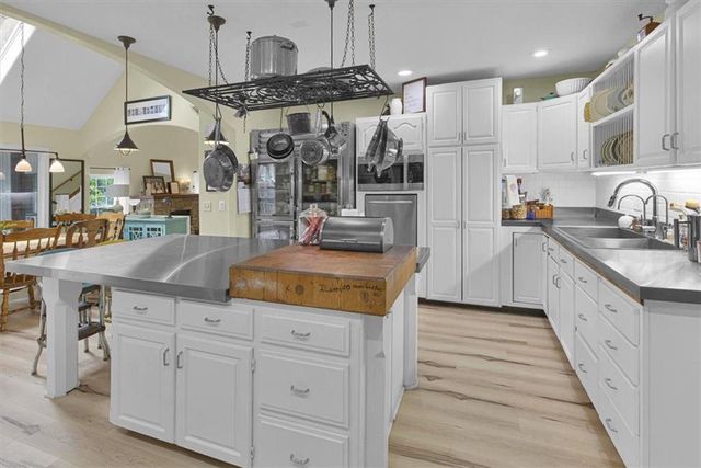 1425 E County Road H Highway, Liberty, MO 64068