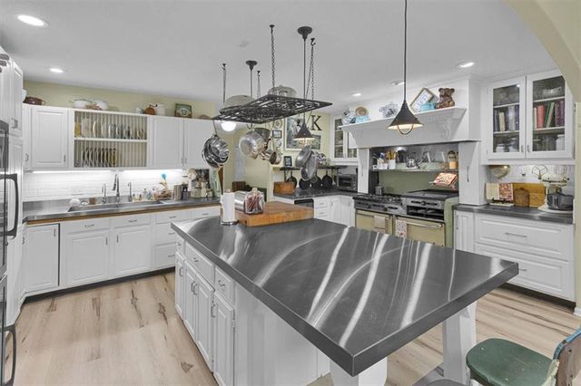 1425 E County Road H Highway, Liberty, MO 64068