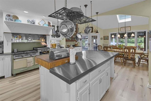 1425 E County Road H Highway, Liberty, MO 64068