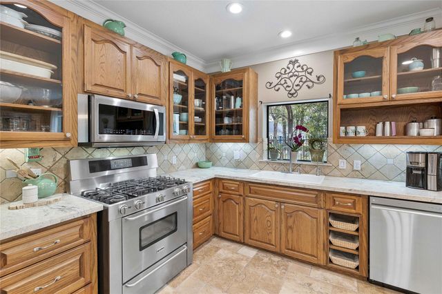 303 Spanish Cove Drive, Crosby, TX 77532