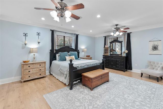 303 Spanish Cove Drive, Crosby, TX 77532