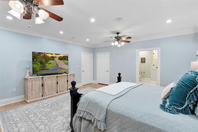 303 Spanish Cove Drive, Crosby, TX 77532