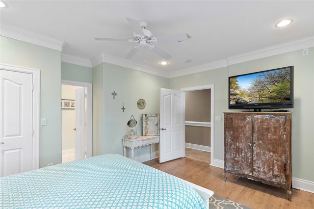 303 Spanish Cove Drive, Crosby, TX 77532