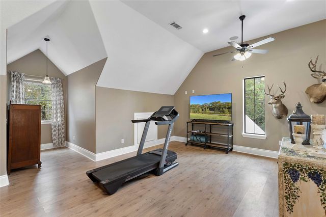 303 Spanish Cove Drive, Crosby, TX 77532