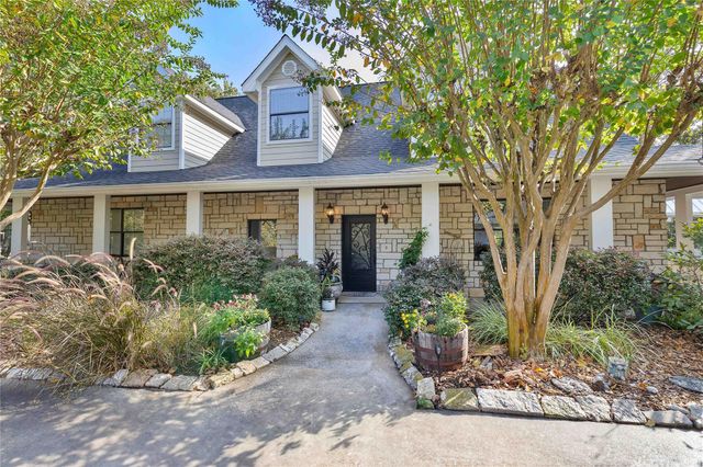 303 Spanish Cove Drive, Crosby, TX 77532