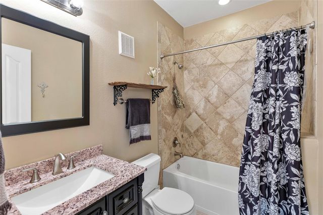 303 Spanish Cove Drive, Crosby, TX 77532