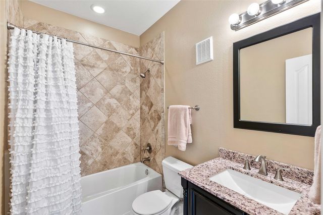 303 Spanish Cove Drive, Crosby, TX 77532