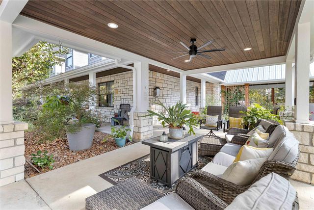 303 Spanish Cove Drive, Crosby, TX 77532