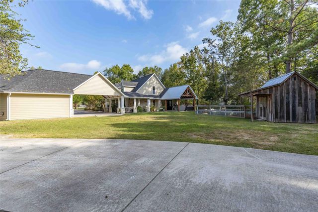 303 Spanish Cove Drive, Crosby, TX 77532