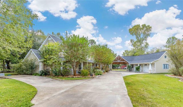 303 Spanish Cove Drive, Crosby, TX 77532