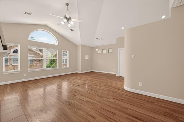 3605 Main Plaza Drive, South Houston, TX 77025
