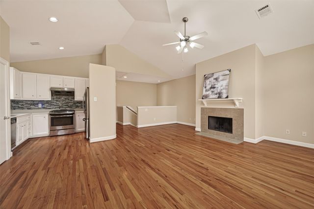 3605 Main Plaza Drive, South Houston, TX 77025