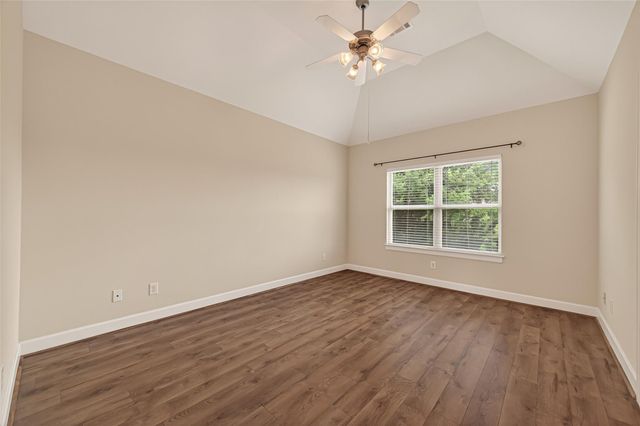 3605 Main Plaza Drive, South Houston, TX 77025