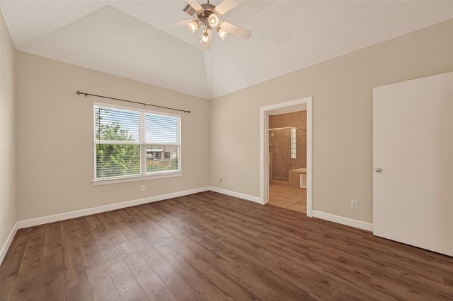 3605 Main Plaza Drive, South Houston, TX 77025