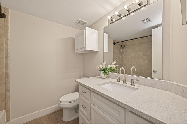3605 Main Plaza Drive, South Houston, TX 77025