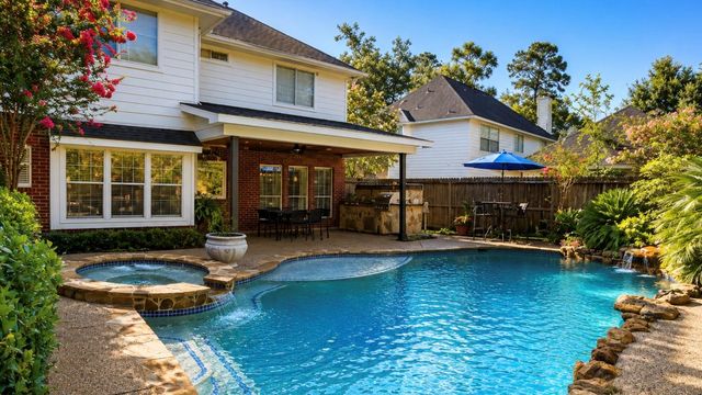 4515 Parkleaf Drive, Baytown, TX 77521