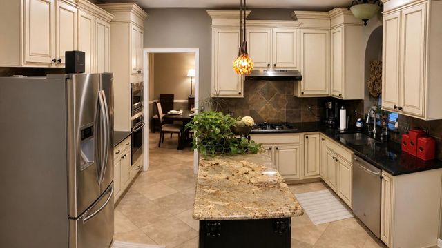 4515 Parkleaf Drive, Baytown, TX 77521