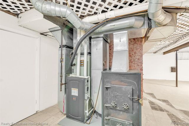 7305 Big Hand Road, Saint Clair, MI 48079