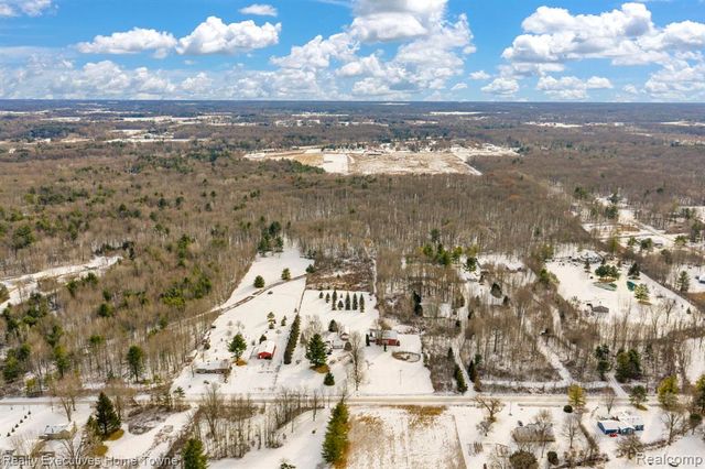 7305 Big Hand Road, Saint Clair, MI 48079