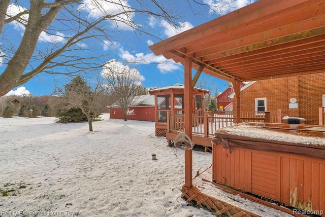 7305 Big Hand Road, Saint Clair, MI 48079