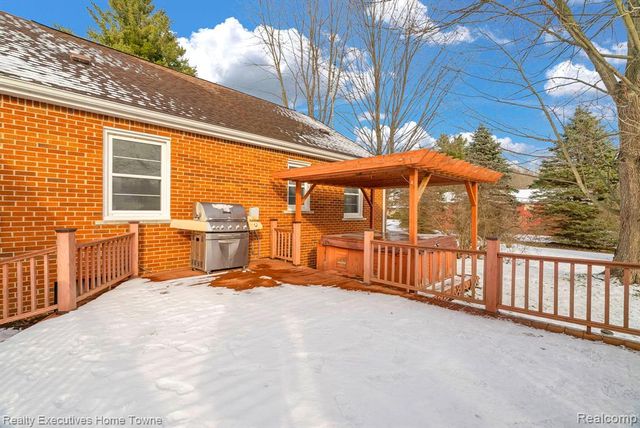 7305 Big Hand Road, Saint Clair, MI 48079