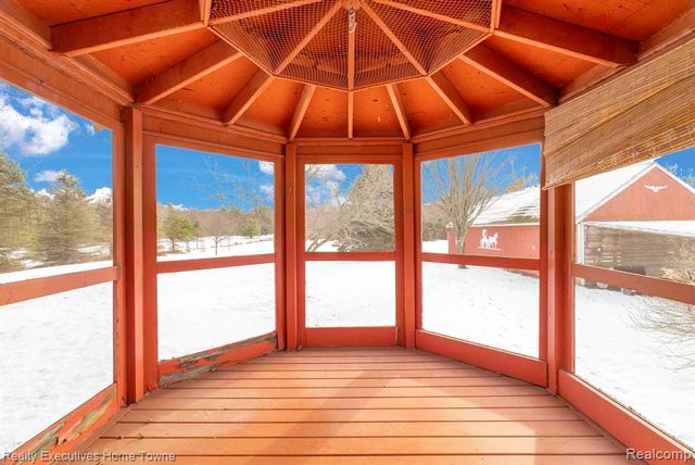 7305 Big Hand Road, Saint Clair, MI 48079