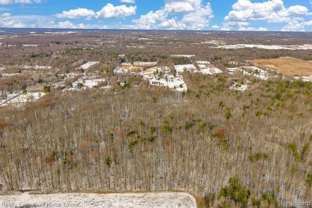 7305 Big Hand Road, Saint Clair, MI 48079