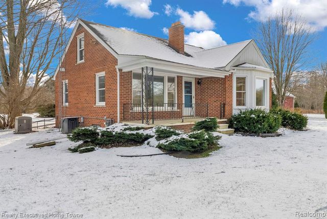 7305 Big Hand Road, Saint Clair, MI 48079