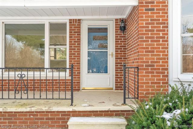 7305 Big Hand Road, Saint Clair, MI 48079