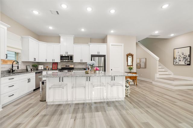 4926 Wunder Way, Houston, TX 77069