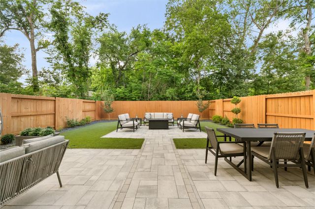 4926 Wunder Way, Houston, TX 77069