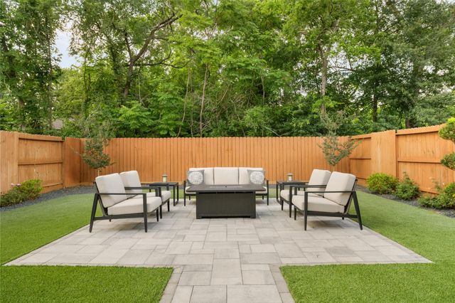 4926 Wunder Way, Houston, TX 77069