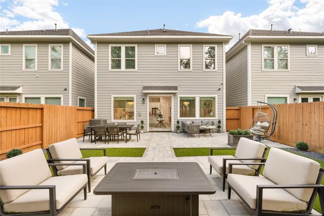 4926 Wunder Way, Houston, TX 77069