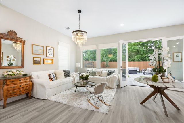 4926 Wunder Way, Houston, TX 77069