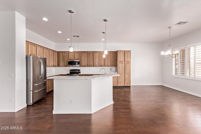 279 W STIRRUP Lane, San Tan Valley, AZ 85143