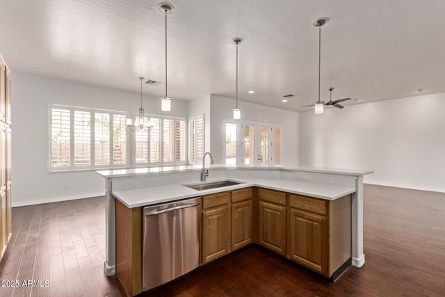 279 W STIRRUP Lane, San Tan Valley, AZ 85143