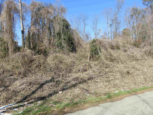 160 Lincoln Road, Taylors, SC 29687