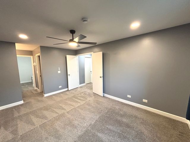 2114 Southwind Circle 7-3, Schaumburg, IL 60194