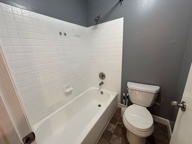 2114 Southwind Circle 7-3, Schaumburg, IL 60194