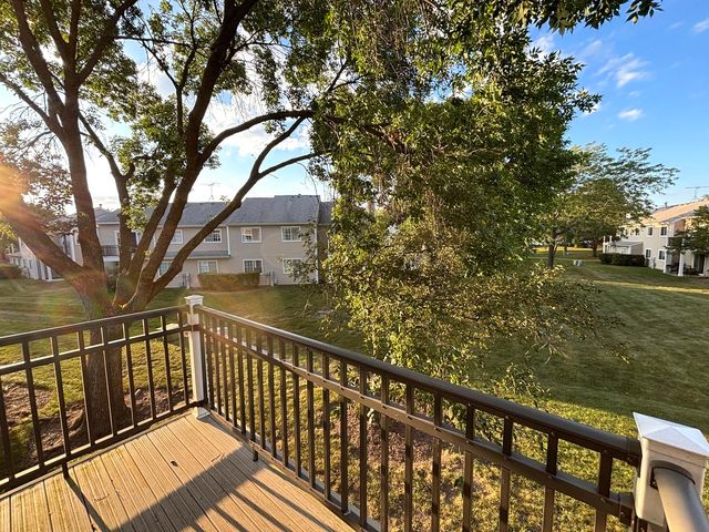 2114 Southwind Circle 7-3, Schaumburg, IL 60194