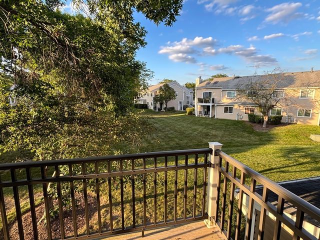2114 Southwind Circle 7-3, Schaumburg, IL 60194