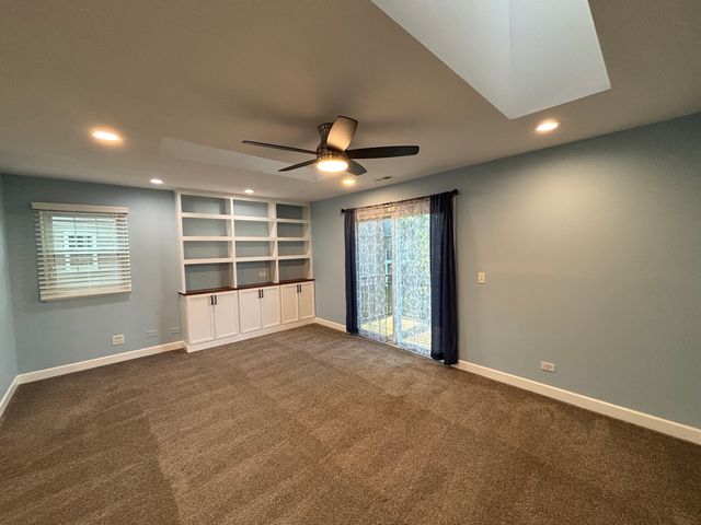 2114 Southwind Circle 7-3, Schaumburg, IL 60194