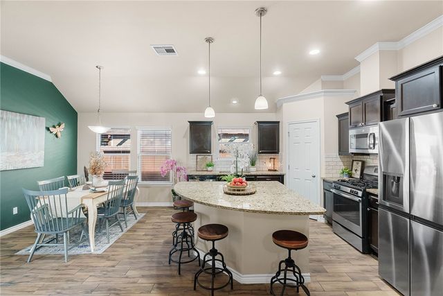7235 Nuss Dr, Corpus Christi, TX 78414