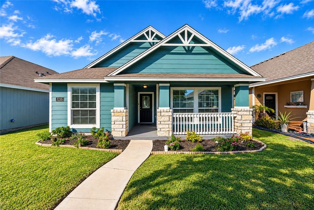 7235 Nuss Dr, Corpus Christi, TX 78414