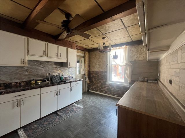 7313 Florence Ave, Swissvale, PA 15218