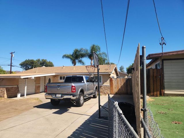 9257 Bird Street, Santee, CA 92071