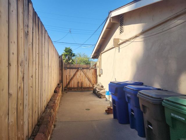 9257 Bird Street, Santee, CA 92071