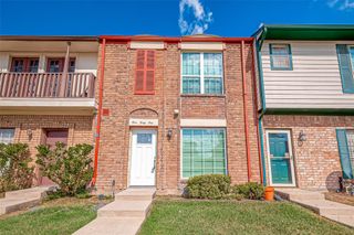 7700 Creekbend Drive 141, Houston, TX 77071
