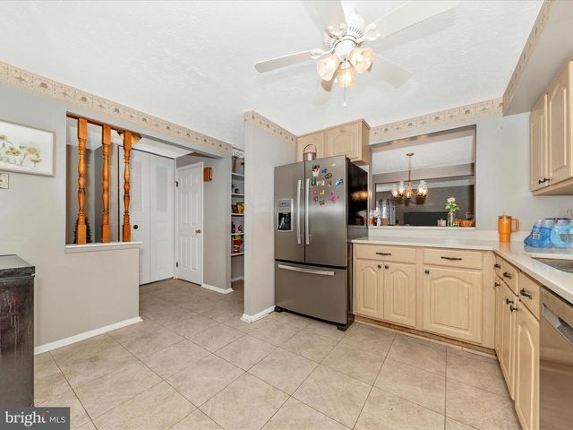 12461 QUAIL WOODS DR, Germantown, MD 20874